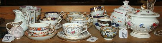 18C Worcester polychrome-decorated tea wares, Coalport sauce tureen & sundry 18/19C tablewares (faults)